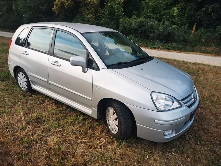 Suzuki Liana