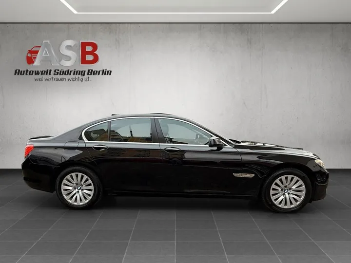 BMW 730