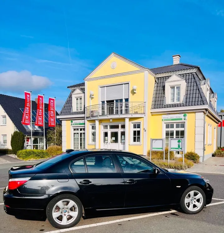 BMW 523