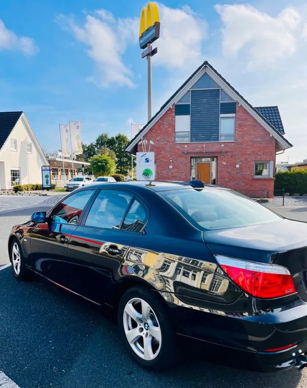 BMW 523