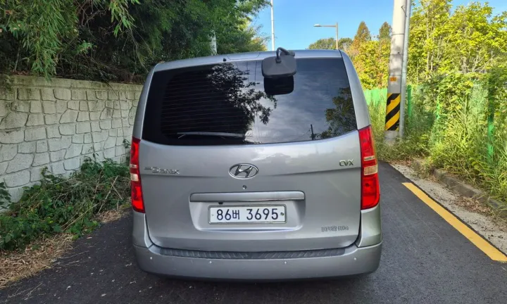Hyundai Starex