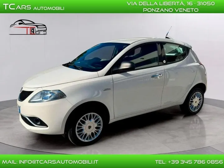 Lancia Ypsilon