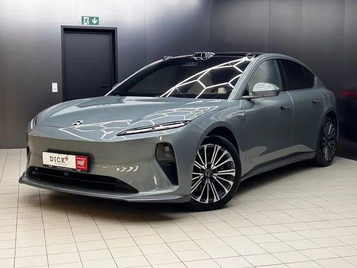 NIO ET5