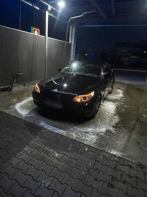 BMW 525