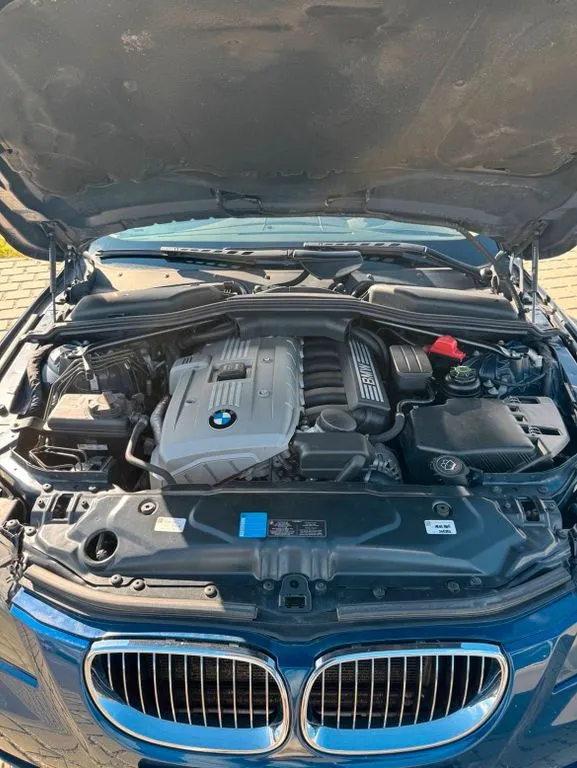 BMW 525