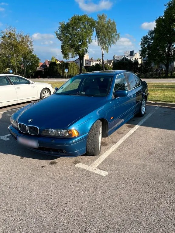 BMW 525