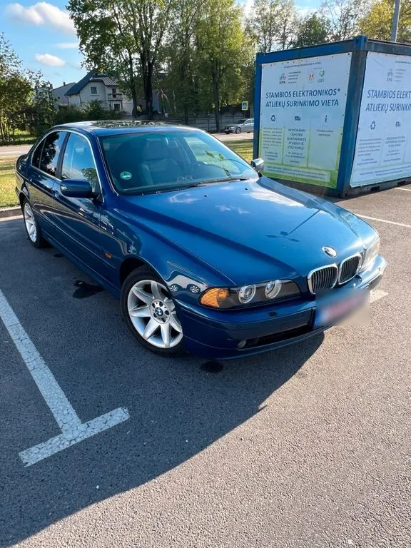 BMW 525