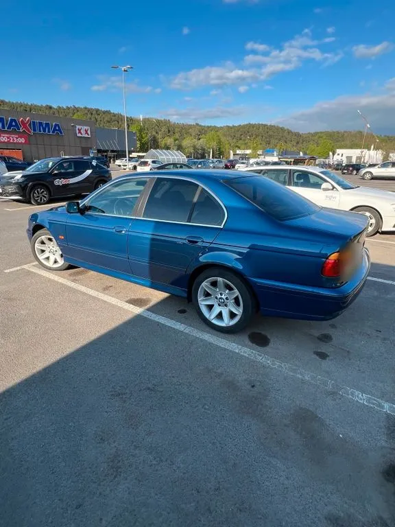 BMW 525