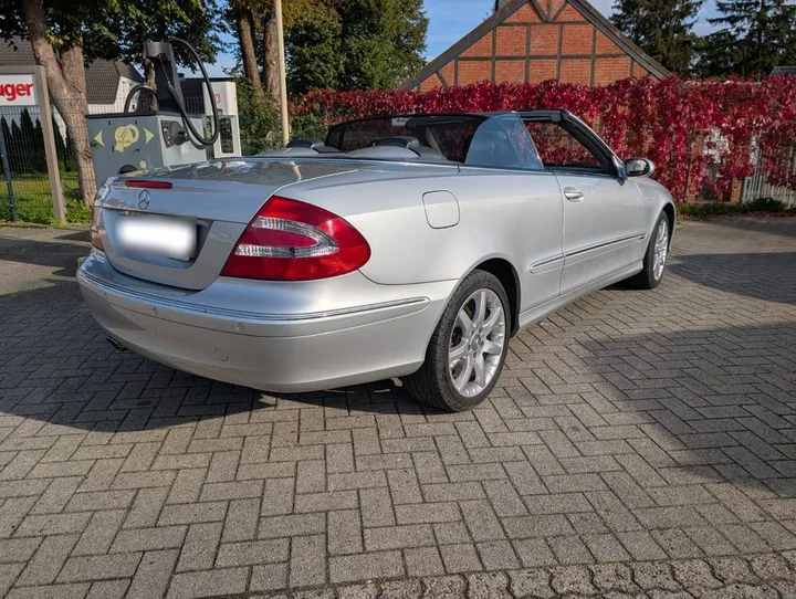 Mercedes-Benz CLK 320