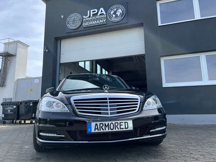 Mercedes-Benz S 600