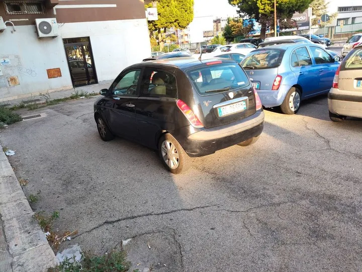 Lancia Ypsilon