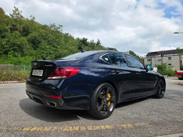 Genesis G70