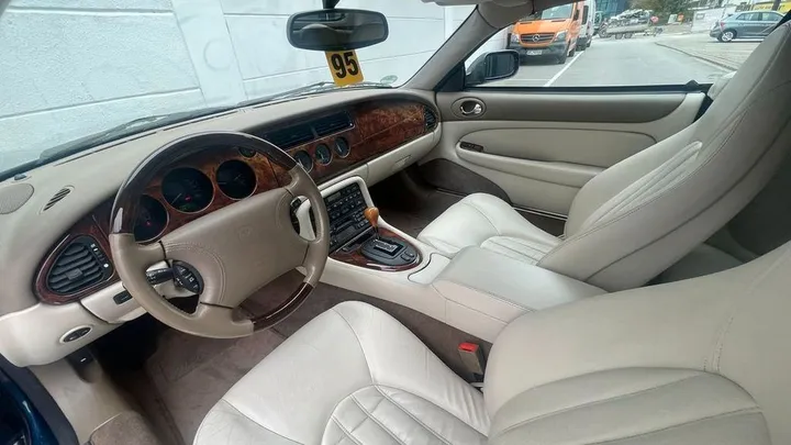 Jaguar XKR