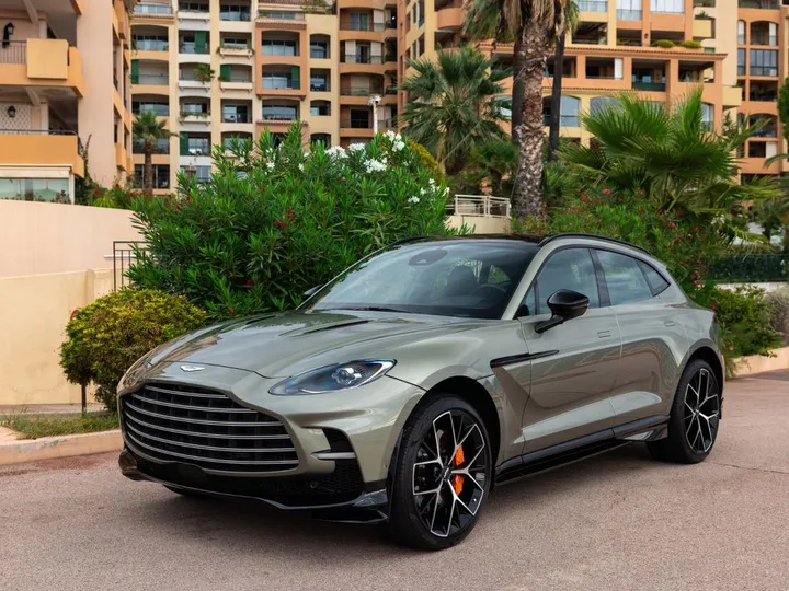 Aston Martin DBX