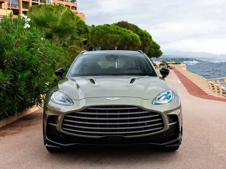Aston Martin DBX