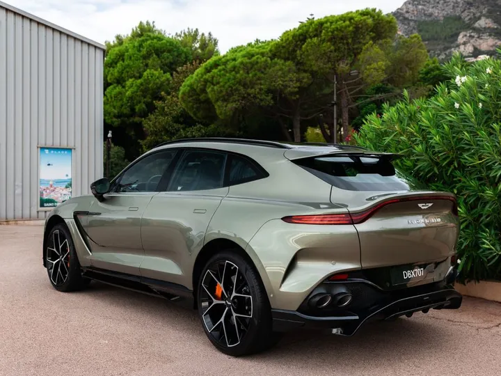 Aston Martin DBX