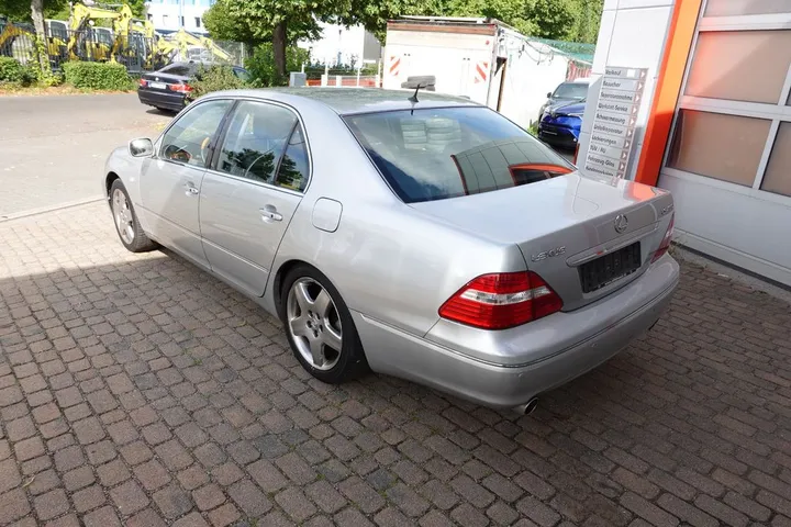 Lexus LS 430
