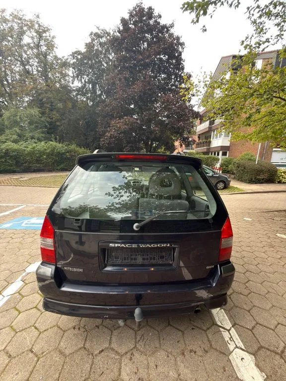 Mitsubishi Space Wagon