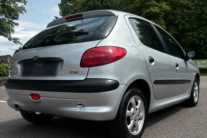 Peugeot 206