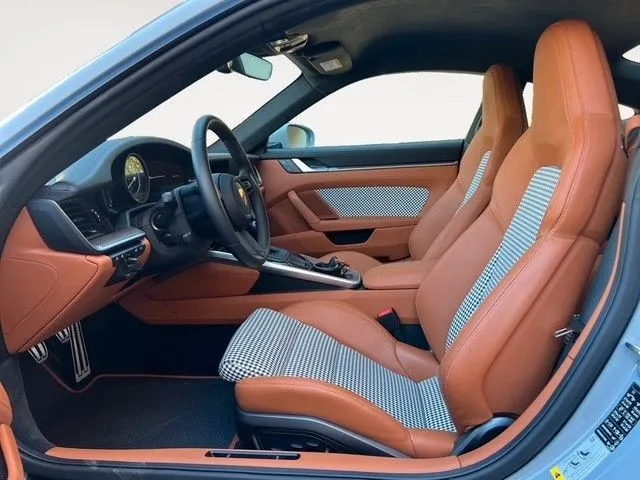 Porsche 992