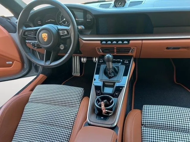 Porsche 992