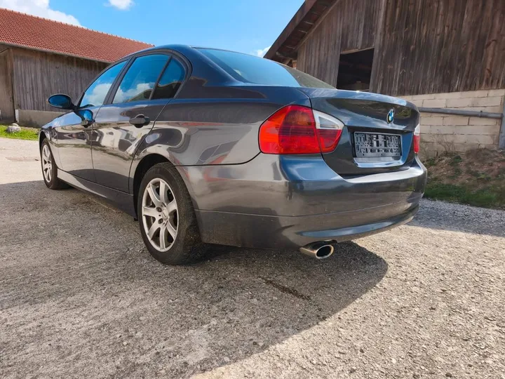 BMW 320