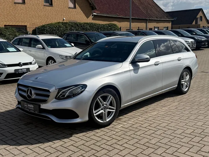 Mercedes-Benz E 220