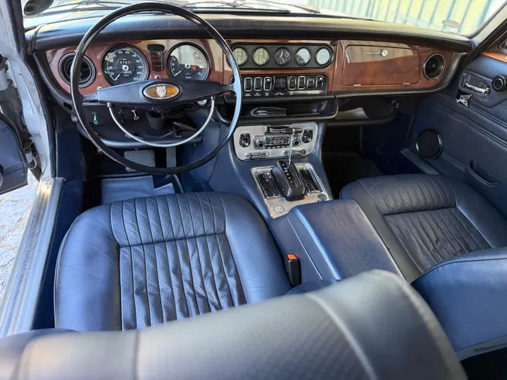 Jaguar XJ6