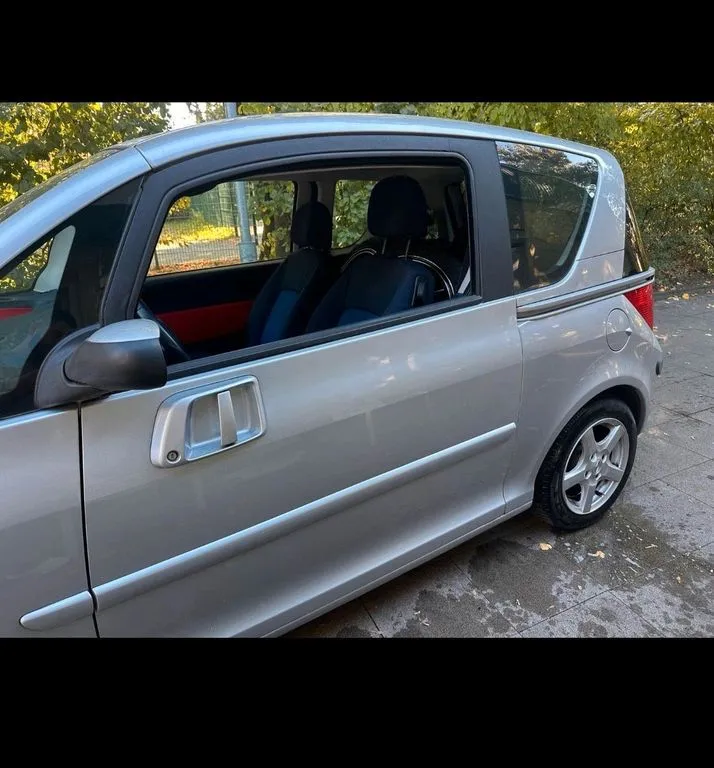 Peugeot 1007