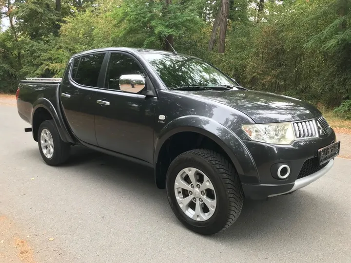 Mitsubishi L200