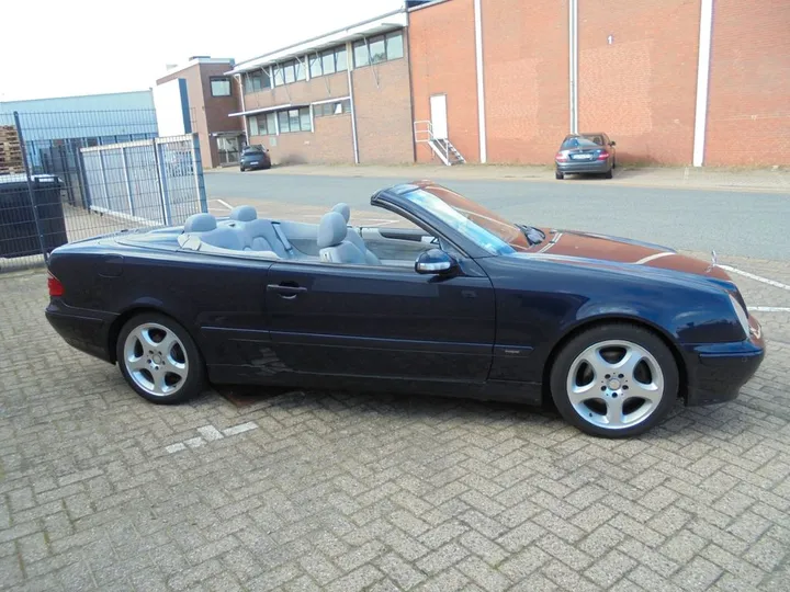 Mercedes-Benz CLK 230