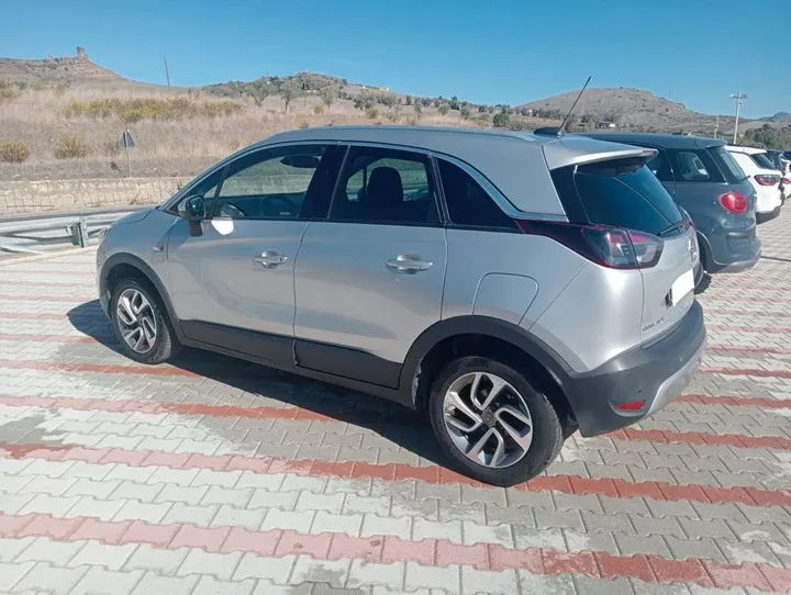 Opel Crossland (X)