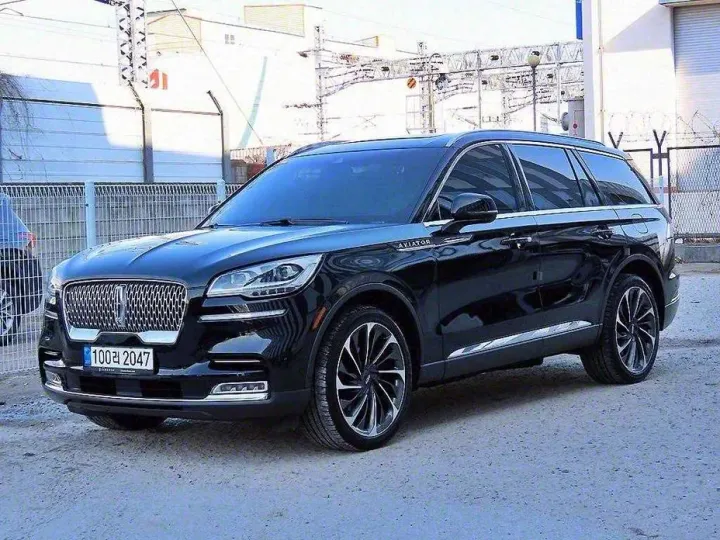 Lincoln Aviator