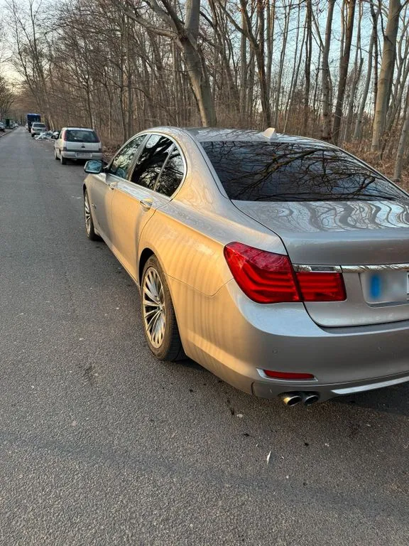 BMW 730