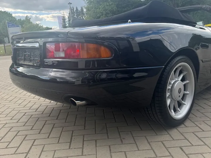 Aston Martin DB7