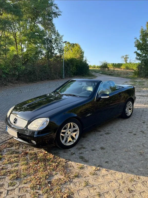 Mercedes-Benz SLK 230