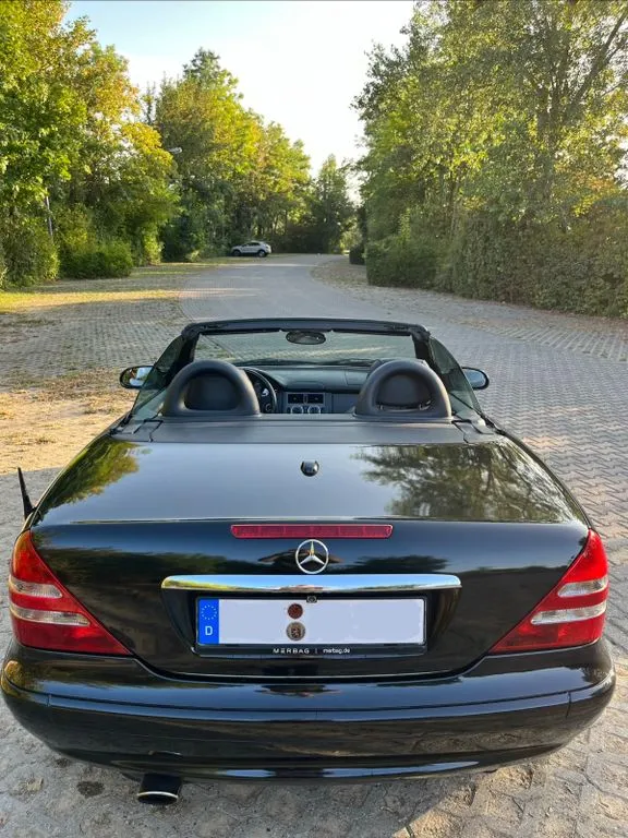Mercedes-Benz SLK 230