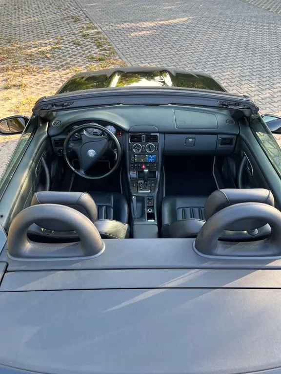 Mercedes-Benz SLK 230