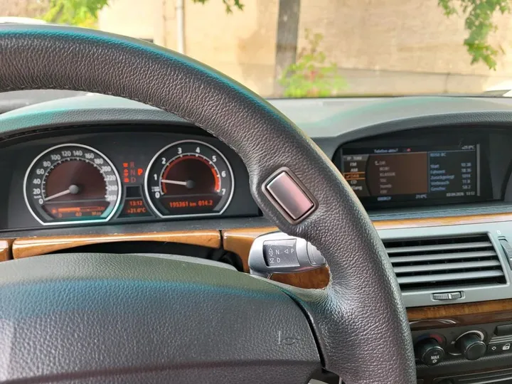 BMW 735