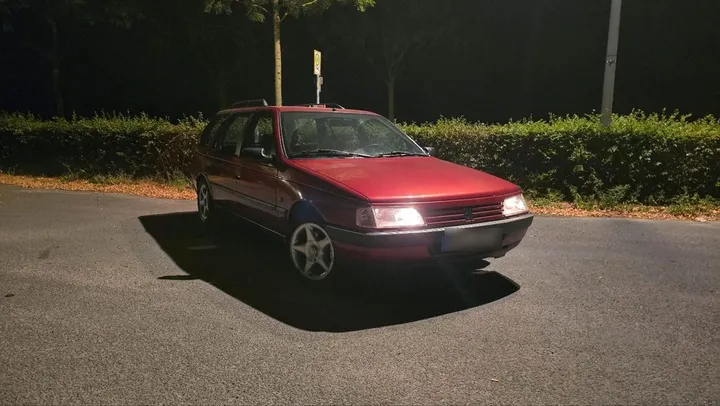 Peugeot 405