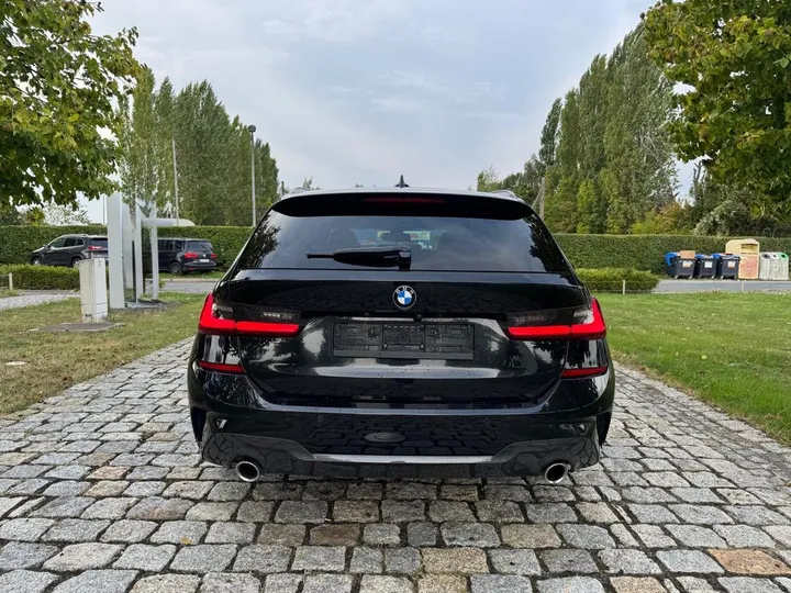 BMW 330