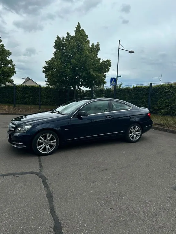 Mercedes-Benz C 220