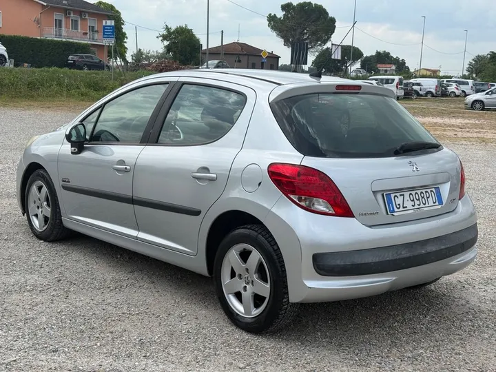 Peugeot 207