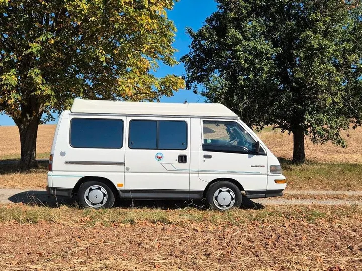 Mitsubishi L300