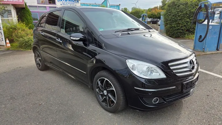 Mercedes-Benz B 170