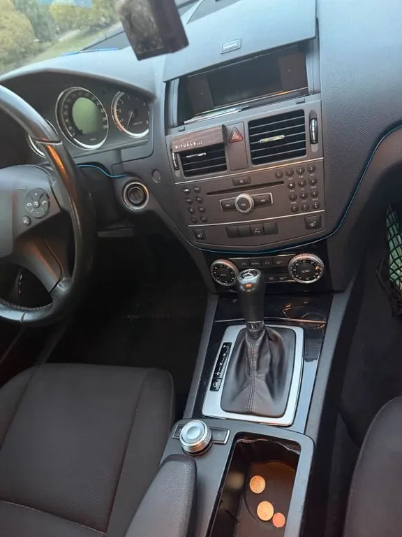 Mercedes-Benz C 180