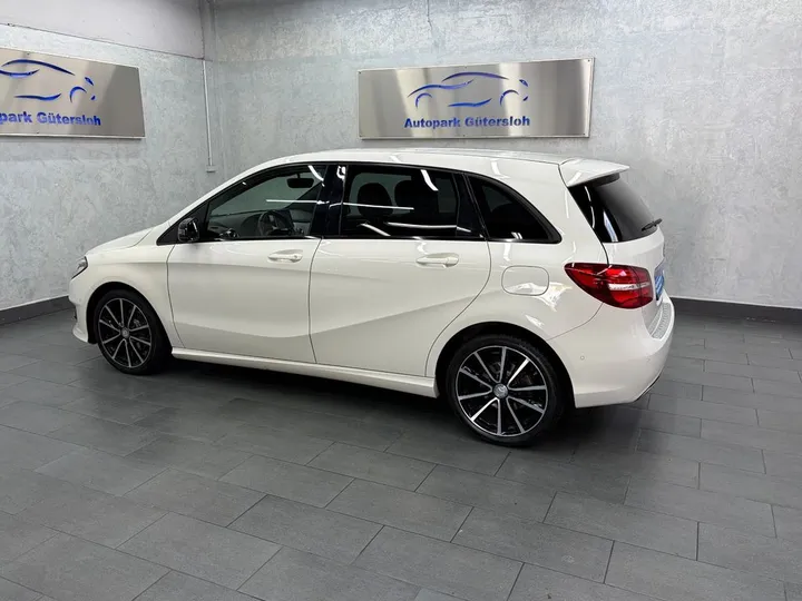 Mercedes-Benz B 180