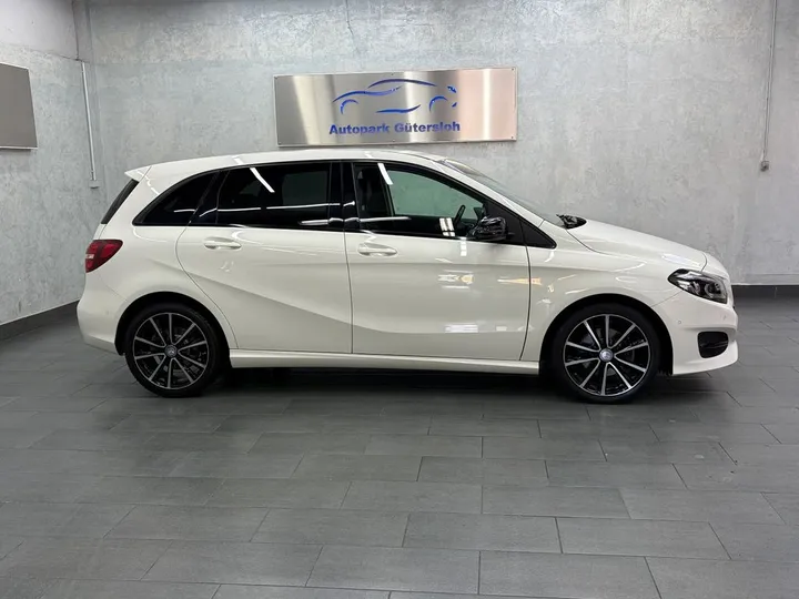 Mercedes-Benz B 180