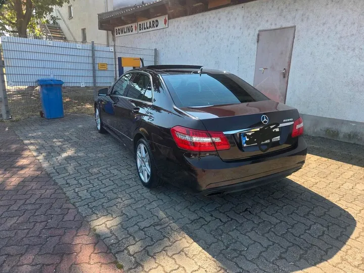 Mercedes-Benz E 220