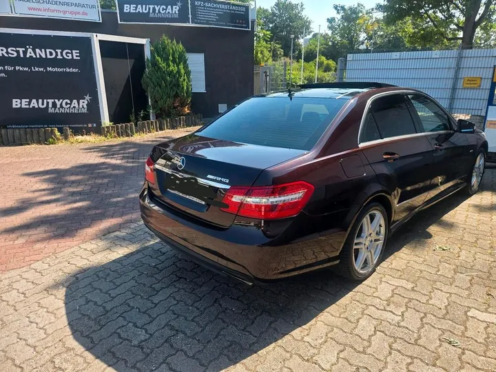 Mercedes-Benz E 220